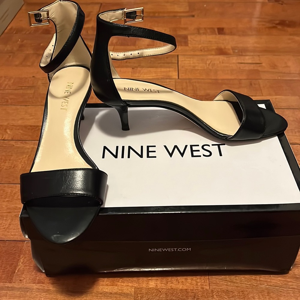 Nine West Leisa Leather heals